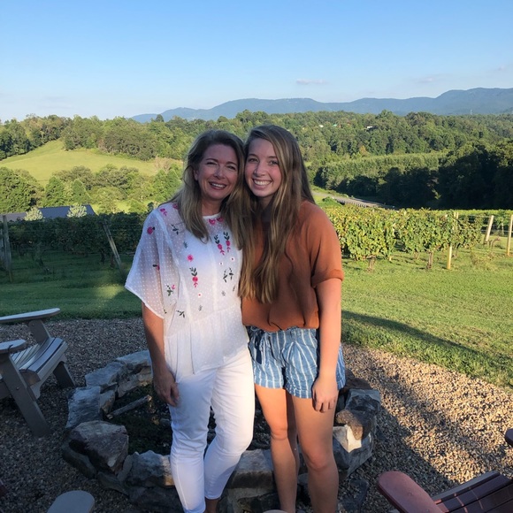 Meet your Posher, Peyton - Picture 2 of 6